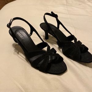 Vaneli Sling Back Glitter Sandals NWOT Black/Silver Never Worn